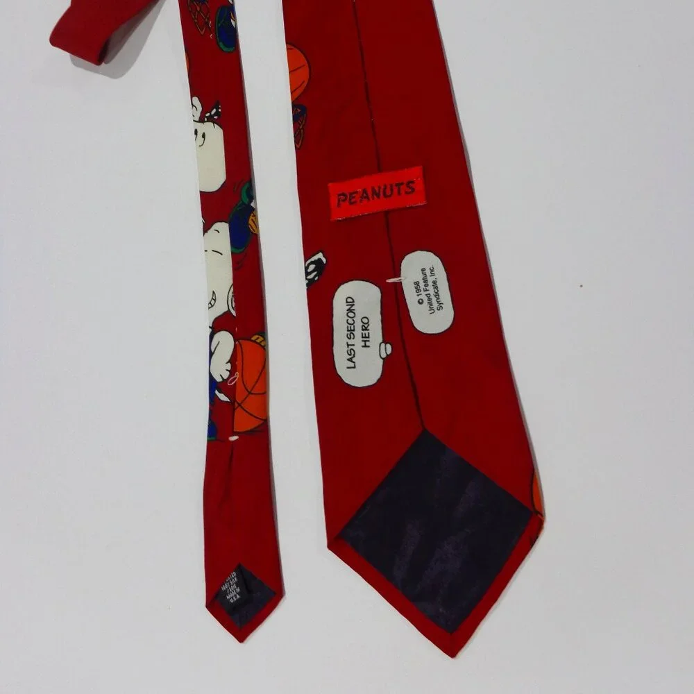 Peanuts Snoopy & Friends Tie‎ Last Second Hero Basketball 100% Silk Necktie